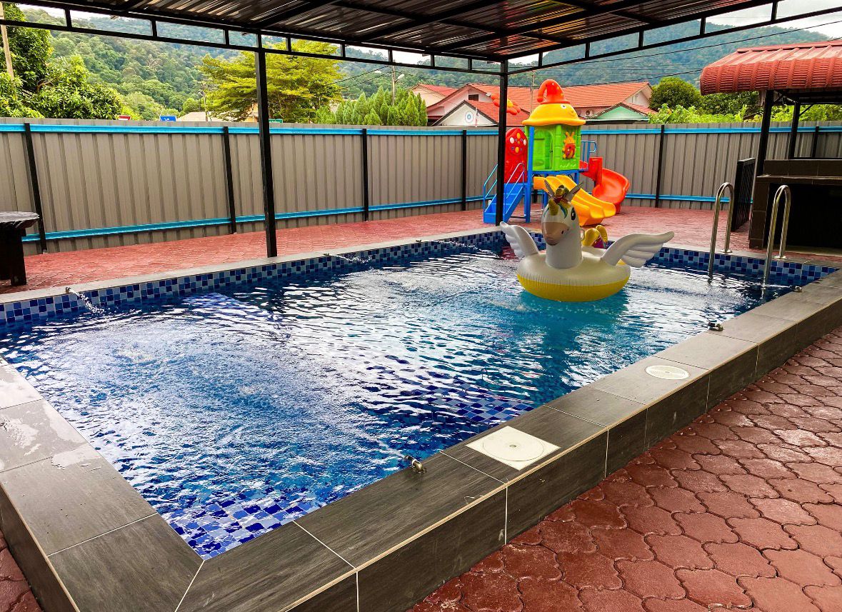 Swimming Pool 4